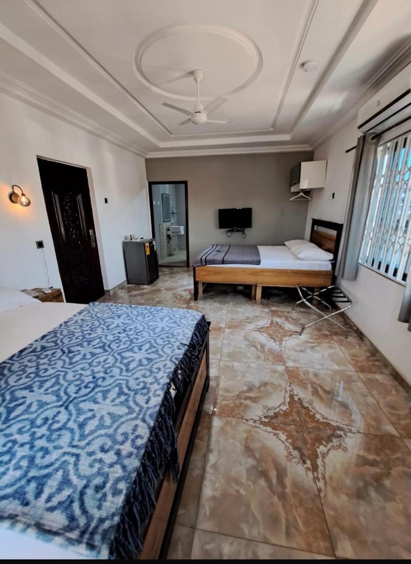 Baffour Apartments Adiebeba Eksteriør billede